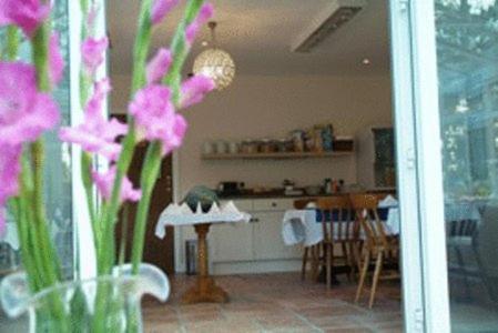 Gatwick House Hotel Хорли Екстериор снимка