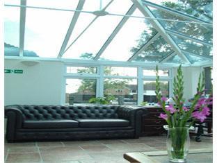 Gatwick House Hotel Хорли Екстериор снимка