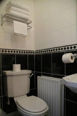 Gatwick House Hotel Хорли Екстериор снимка